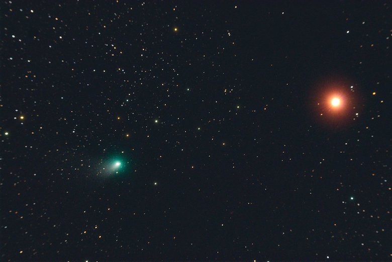 February 2023 green comet and mars